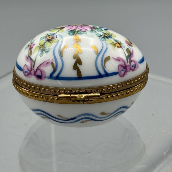 Vtg Limoges France Egg Shaped Hinged Trinket Box Floral Ribbon Thimble Inside - Picture 4 of 10